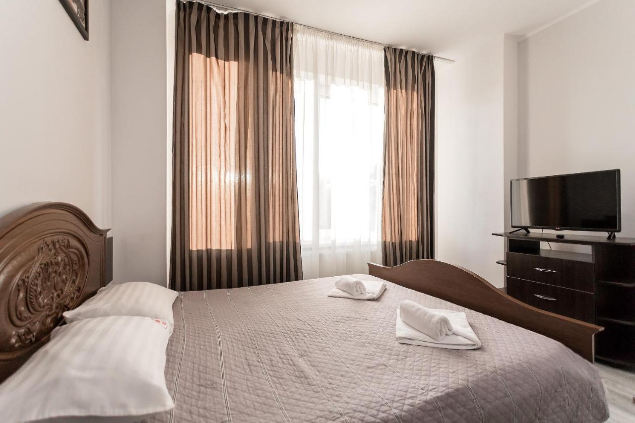 Hotel Sunlit Iwano-Frankiwsk Exterior foto