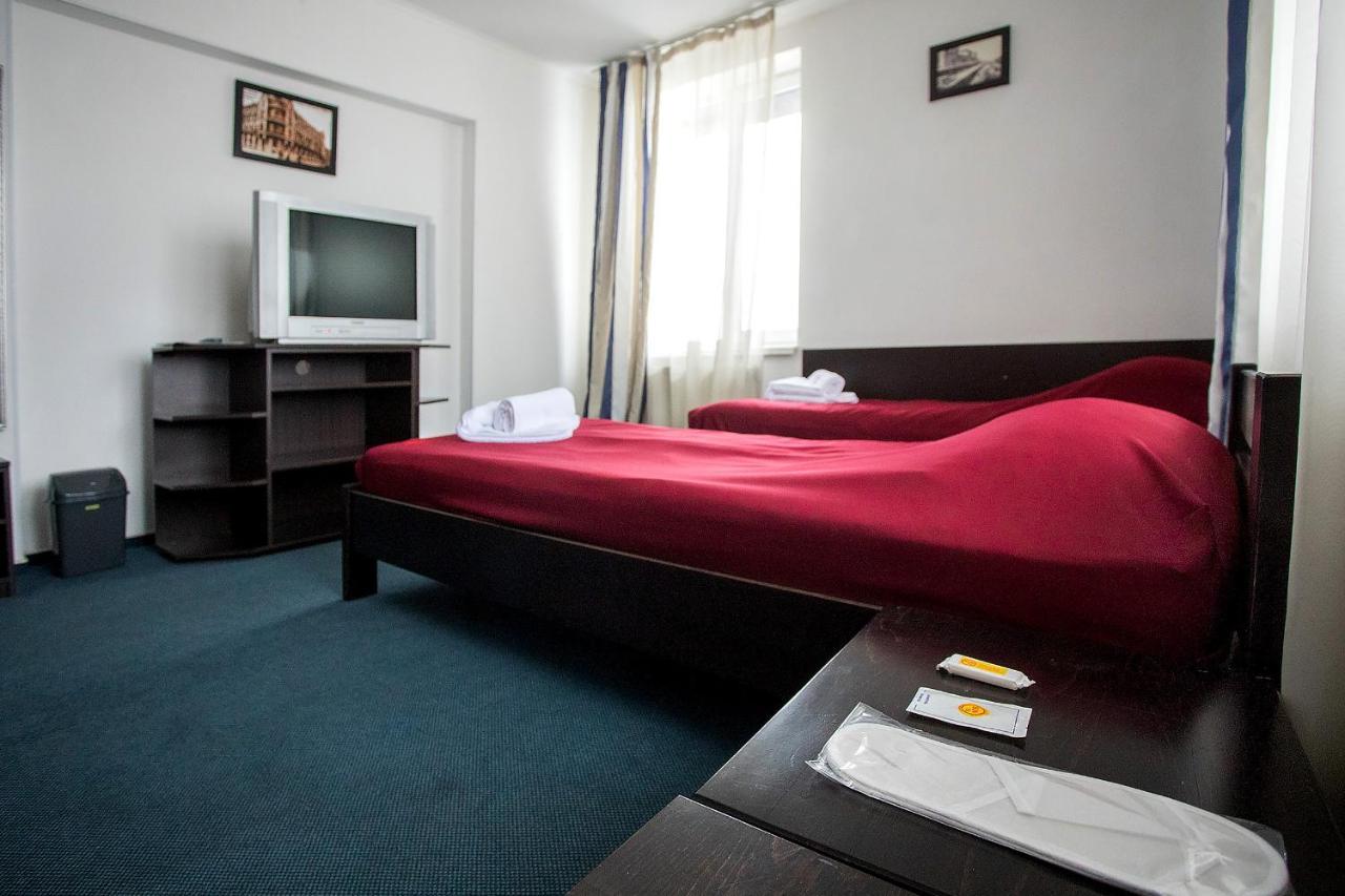 Hotel Sunlit Iwano-Frankiwsk Exterior foto